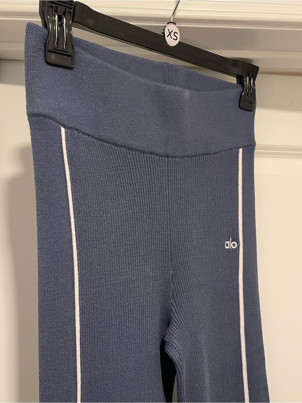 Alo Yoga Ribbed Sweater Knit Highline Flare Pant Size XS Bluestone/White - Picture 6 of 13